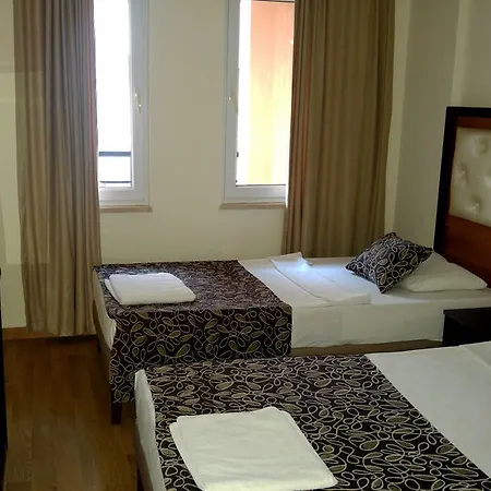 Azalea Apart Hotell 2*