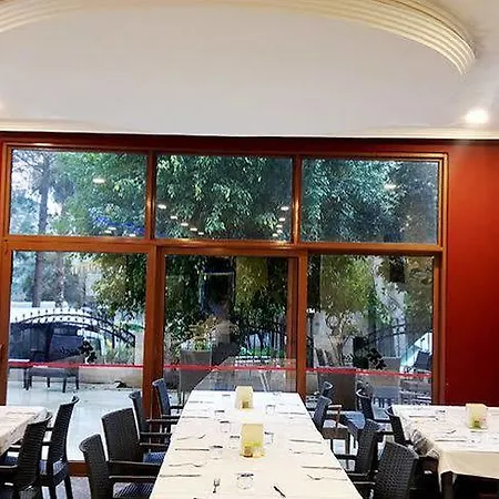 Azalea Apart Hotell 2*